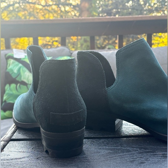 Sorel Booties - Picture 2 of 5